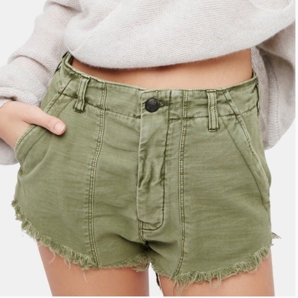 Free People raw and patched stand off shorts - Picture 4 of 5